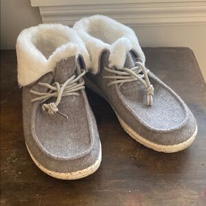 Cozy Faux Fur Lined Moccasin Slippers - Gray